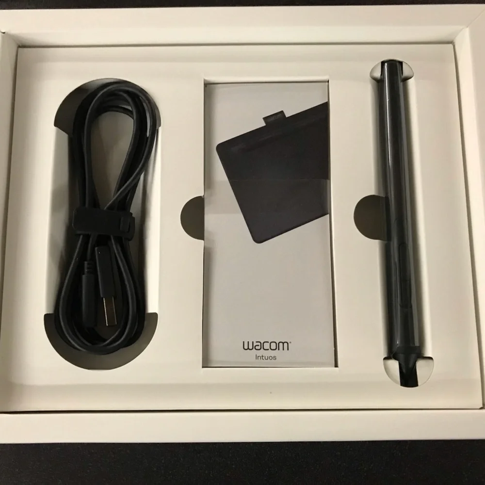 Wacom Intuos Creative Wireless Pen Graphic Tablet Bluetooth - Small, Black